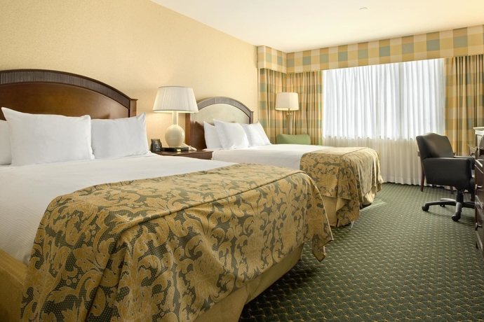 Imagen general del Hotel Hilton East Brunswick and Executive Meeting Center. Foto 1