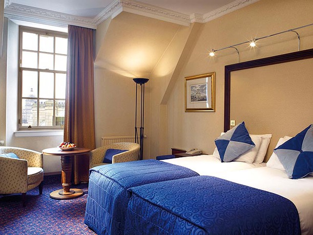 Imagen de la habitación del Hotel Hilton Edinburgh Carlton. Foto 6