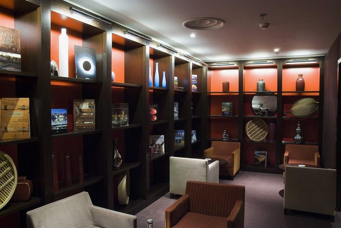 Imagen general del Hotel Hilton Evian-les-bains. Foto 7