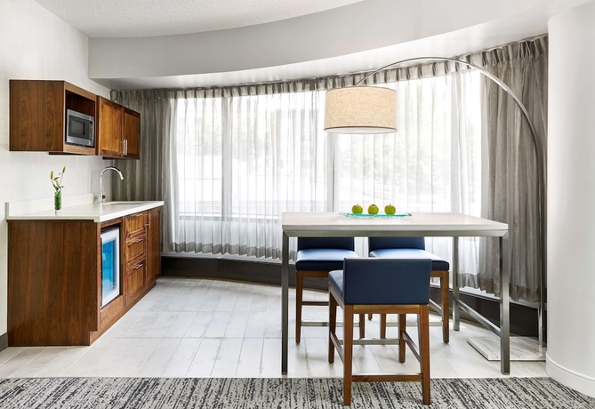 Imagen de la habitación del Hotel Hilton Fairfax. Foto 7