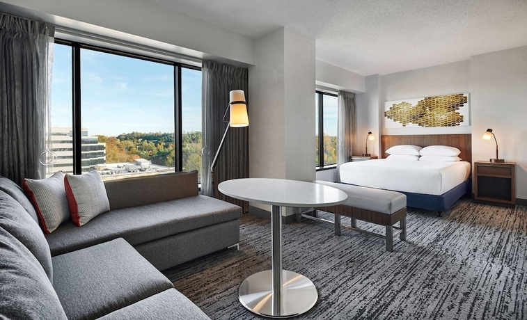 Imagen de la habitación del Hotel Hilton Fairfax. Foto 11