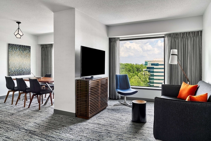 Imagen de la habitación del Hotel Hilton Fairfax. Foto 13