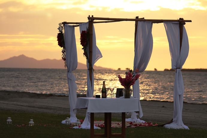 Imagen de los exteriores del Hotel Hilton Fiji Beach Resort and Spa. Foto 9