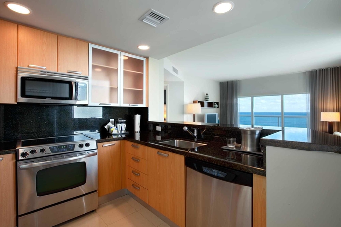 Imagen de la habitación del Hotel Hilton Fort Lauderdale Beach Resort. Foto 5