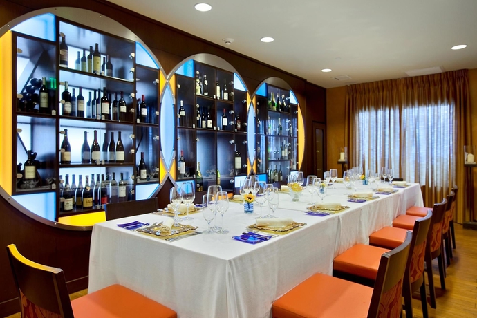 Imagen del bar/restaurante del Hotel Hilton Fort Lauderdale Beach Resort. Foto 2