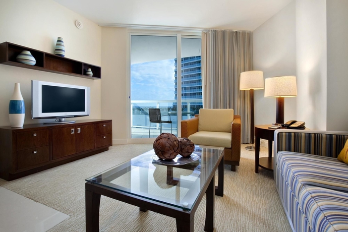 Imagen de la habitación del Hotel Hilton Fort Lauderdale Beach Resort. Foto 8
