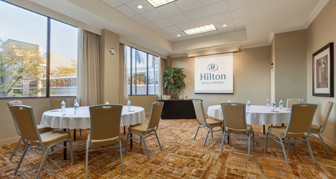 Imagen general del Hotel Hilton Fort Wayne At The Grand Wayne Convention Center. Foto 11