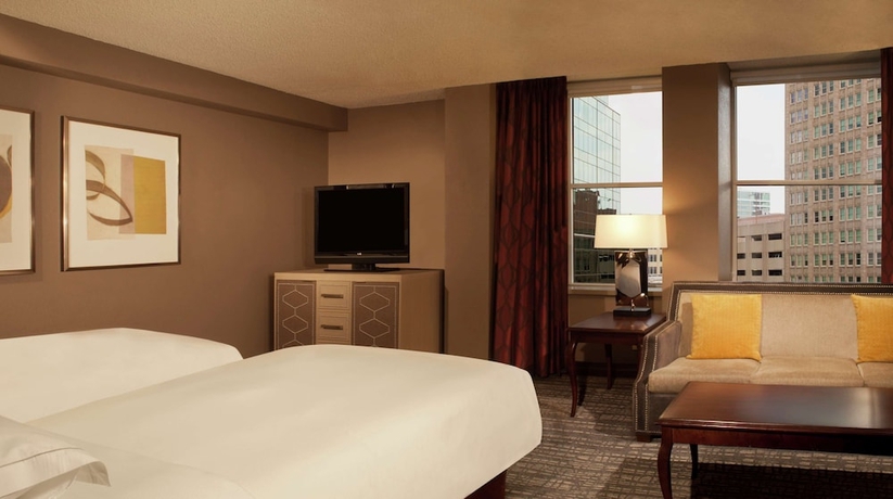 Imagen de la habitación del Hotel Hilton Fort Worth. Foto 7