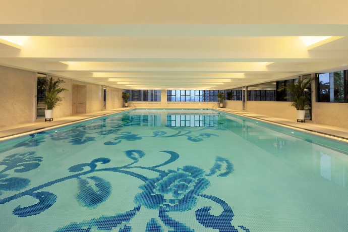 Imagen de la piscina del Hotel Hilton Foshan. Foto 14