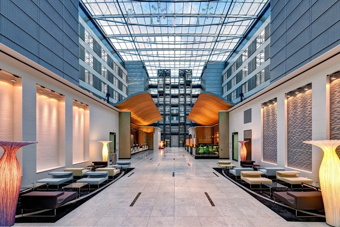 Imagen de los interiores del Hotel Hilton Frankfurt Airport. Foto 12