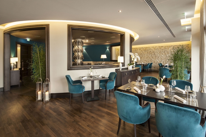 Imagen del bar/restaurante del Hotel Hilton Frankfurt Gravenbruch. Foto 4