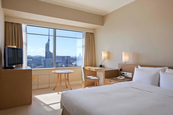 Imagen de la habitación del Hotel Hilton Fukuoka Sea Hawk. Foto 10