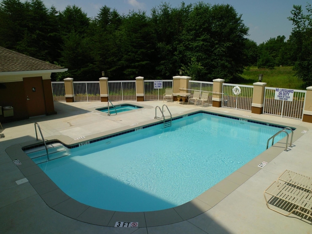 Imagen de la piscina del Hotel Hilton Garden Inn Aiken. Foto 7