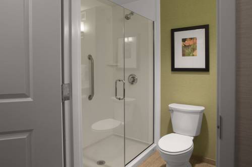 Imagen de la habitación del Hotel Hilton Garden Inn Akron. Foto 5