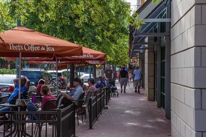 Imagen de los exteriores del Hotel Hilton Garden Inn Arlington-shirlington. Foto 7