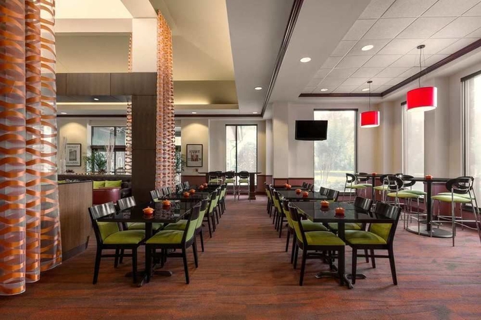 Imagen del bar/restaurante del Hotel Hilton Garden Inn Atlanta Marietta. Foto 5