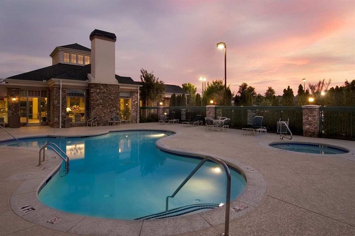Imagen de la piscina del Hotel Hilton Garden Inn Atlanta Northpoint. Foto 16