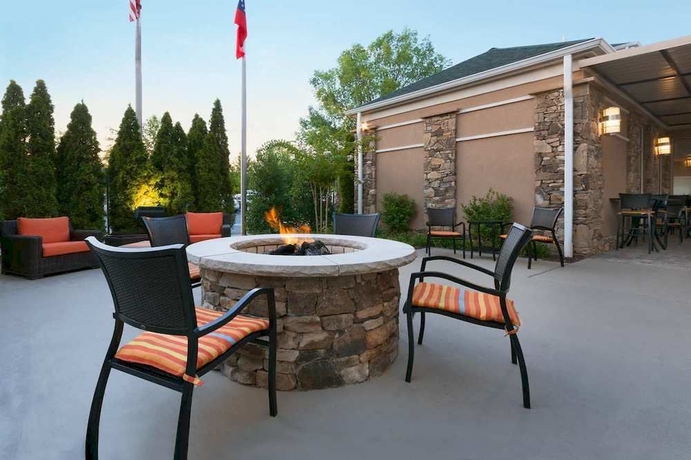Imagen de los exteriores del Hotel Hilton Garden Inn Atlanta Northpoint. Foto 9