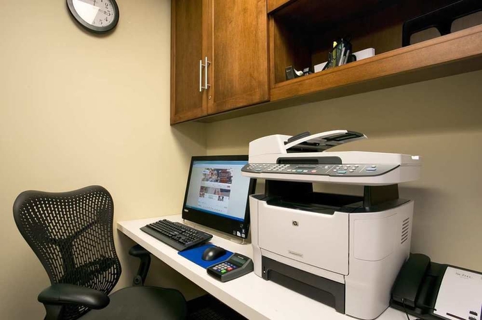 Imagen de los interiores del Hotel Hilton Garden Inn Auburn. Foto 11