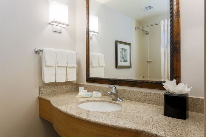 Imagen de la habitación del Hotel Hilton Garden Inn Bakersfield. Foto 11