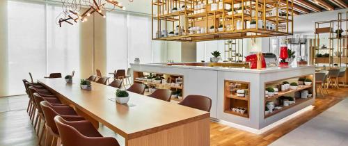 Imagen del bar/restaurante del Hotel Hilton Garden Inn Balikesir. Foto 6