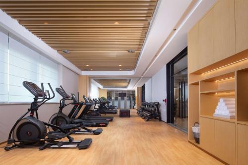 Imagen de los interiores del Hotel Hilton Garden Inn Beijing Huaxiang Tiantan Hospital. Foto 14