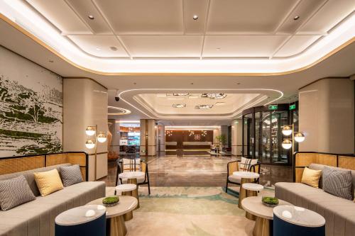 Imagen de los interiores del Hotel Hilton Garden Inn Beijing West Railway Station. Foto 12