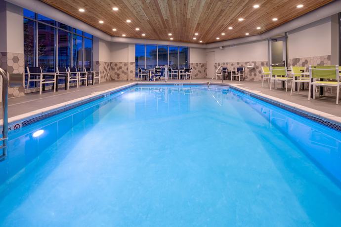 Imagen de la piscina del Hotel Hilton Garden Inn Bel Air. Foto 10