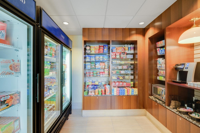 Imagen de los interiores del Hotel Hilton Garden Inn Bethesda. Foto 7