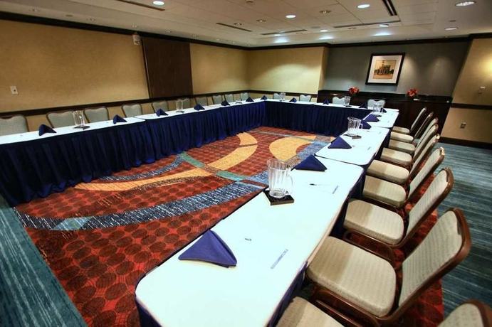 Imagen de los interiores del Hotel Hilton Garden Inn Bethesda. Foto 10