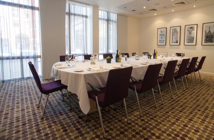 Imagen de los interiores del Hotel Hilton Garden Inn Birmingham Brindley Place. Foto 11