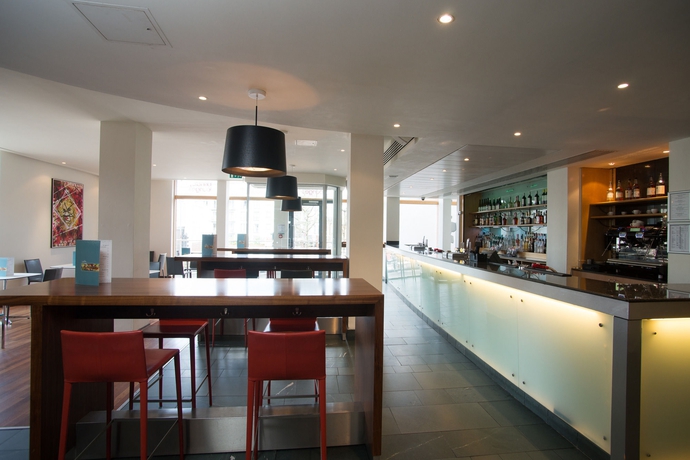 Imagen del bar/restaurante del Hotel Hilton Garden Inn Birmingham Brindley Place. Foto 5