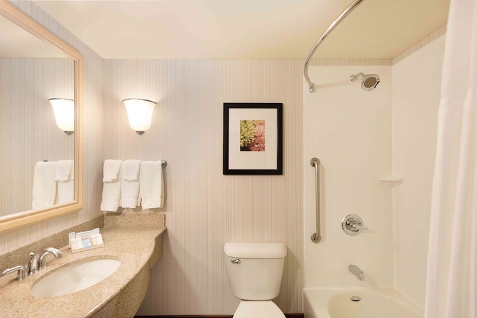 Imagen de la habitación del Hotel Hilton Garden Inn Bloomington. Foto 10