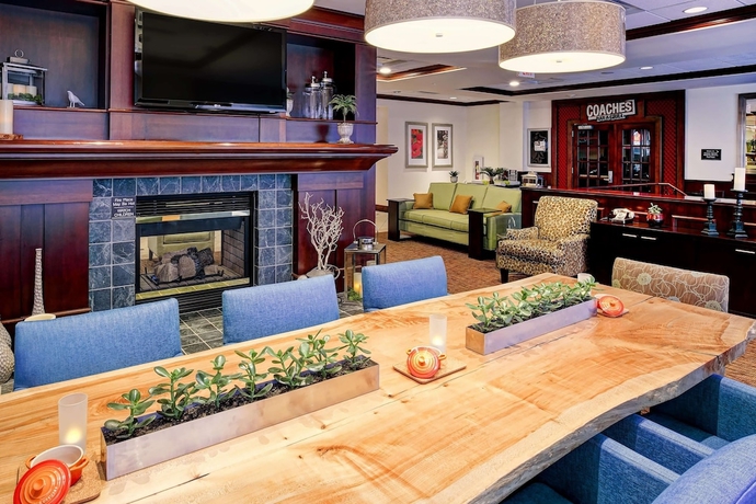 Imagen de los interiores del Hotel Hilton Garden Inn Bloomington. Foto 15