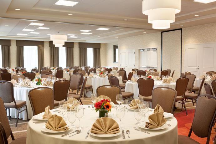 Imagen de los interiores del Hotel Hilton Garden Inn Boston Logan Airport. Foto 12