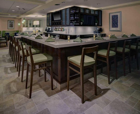 Imagen del bar/restaurante del Hotel Hilton Garden Inn Boston/waltham. Foto 2