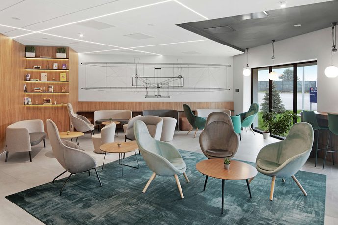 Imagen de los interiores del Hotel Hilton Garden Inn Bucharest Airport. Foto 19