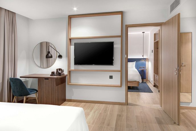 Imagen de la habitación del Hotel Hilton Garden Inn Bucharest Airport. Foto 15