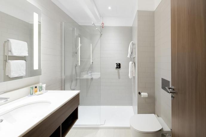 Imagen de la habitación del Hotel Hilton Garden Inn Bucharest Old Town. Foto 8