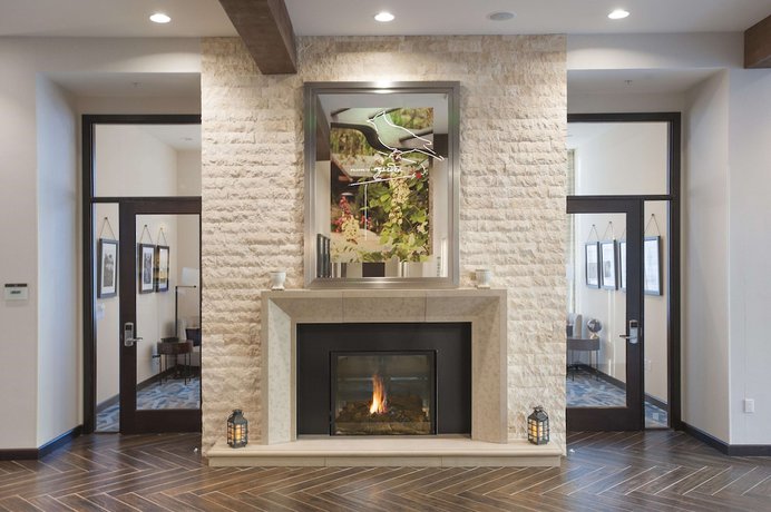 Imagen de los interiores del Hotel Hilton Garden Inn Burbank Los Angeles. Foto 18