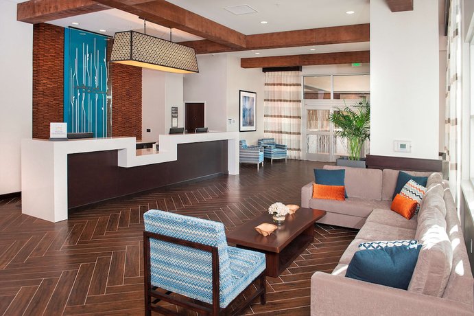 Imagen de los interiores del Hotel Hilton Garden Inn Burbank Los Angeles. Foto 19