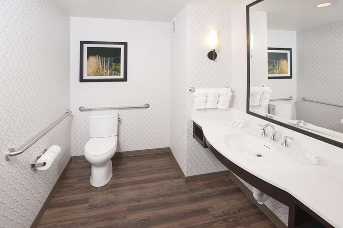 Imagen de la habitación del Hotel Hilton Garden Inn Burbank Los Angeles. Foto 4