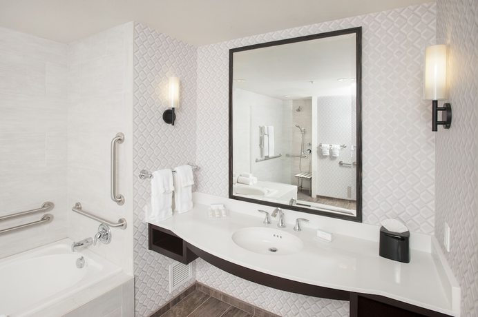 Imagen de la habitación del Hotel Hilton Garden Inn Burbank Los Angeles. Foto 5