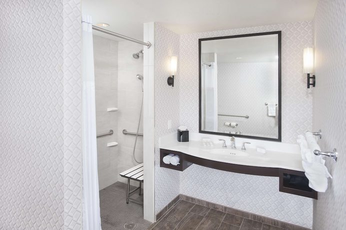 Imagen de la habitación del Hotel Hilton Garden Inn Burbank Los Angeles. Foto 8