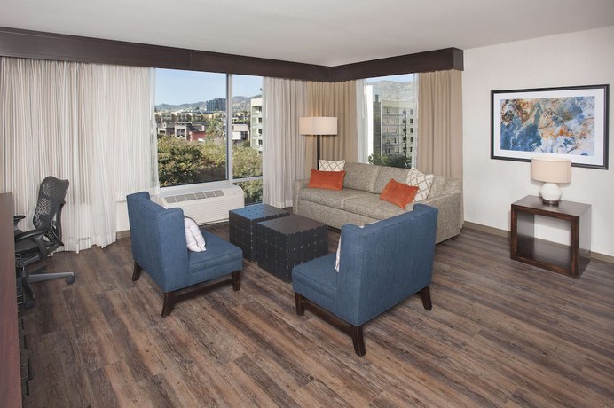 Imagen de la habitación del Hotel Hilton Garden Inn Burbank Los Angeles. Foto 9