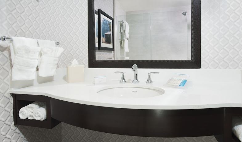 Imagen de la habitación del Hotel Hilton Garden Inn Burbank Los Angeles. Foto 12