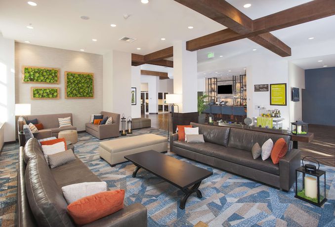 Imagen de los interiores del Hotel Hilton Garden Inn Burbank Los Angeles. Foto 20