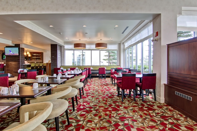 Imagen del bar/restaurante del Hotel Hilton Garden Inn Calgary Airport. Foto 2