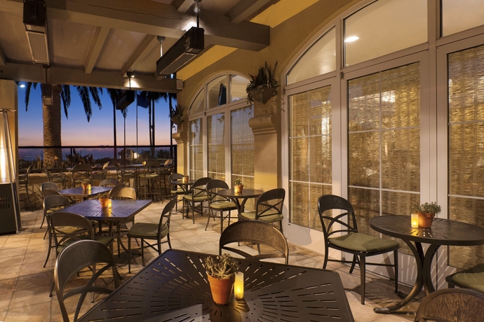 Imagen del bar/restaurante del Hotel Hilton Garden Inn Carlsbad Beach. Foto 2