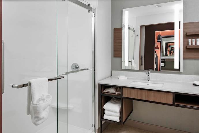Imagen de la habitación del Hotel Hilton Garden Inn Chandler Downtown. Foto 6